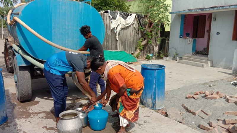 Water lorry distribution